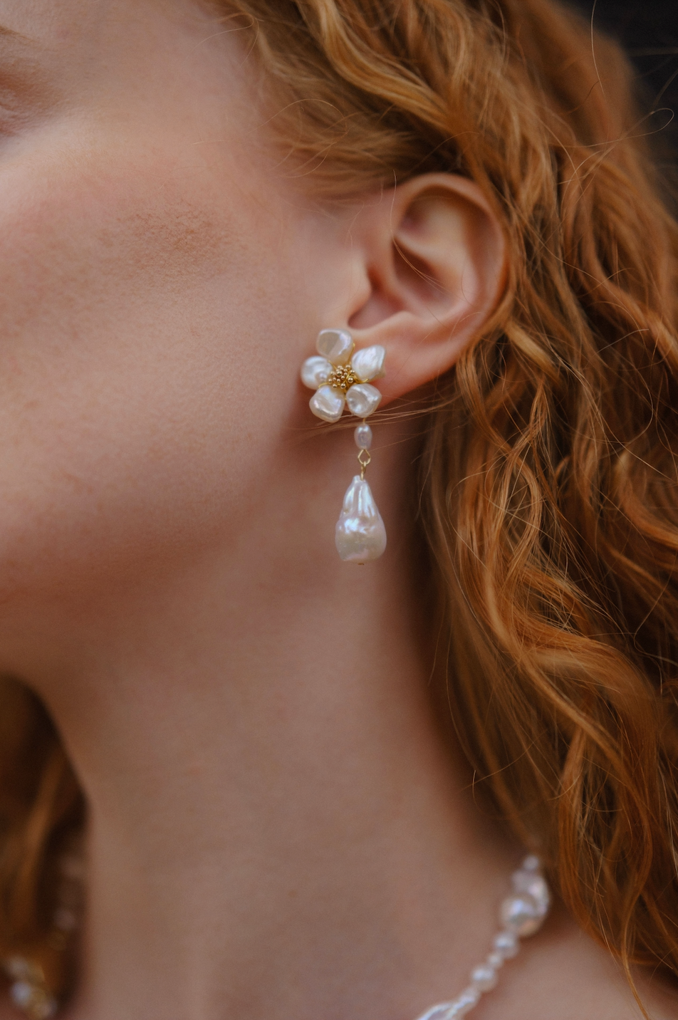 Mini White Baroque Keshi Pearl Flower Dangle Earrings №51