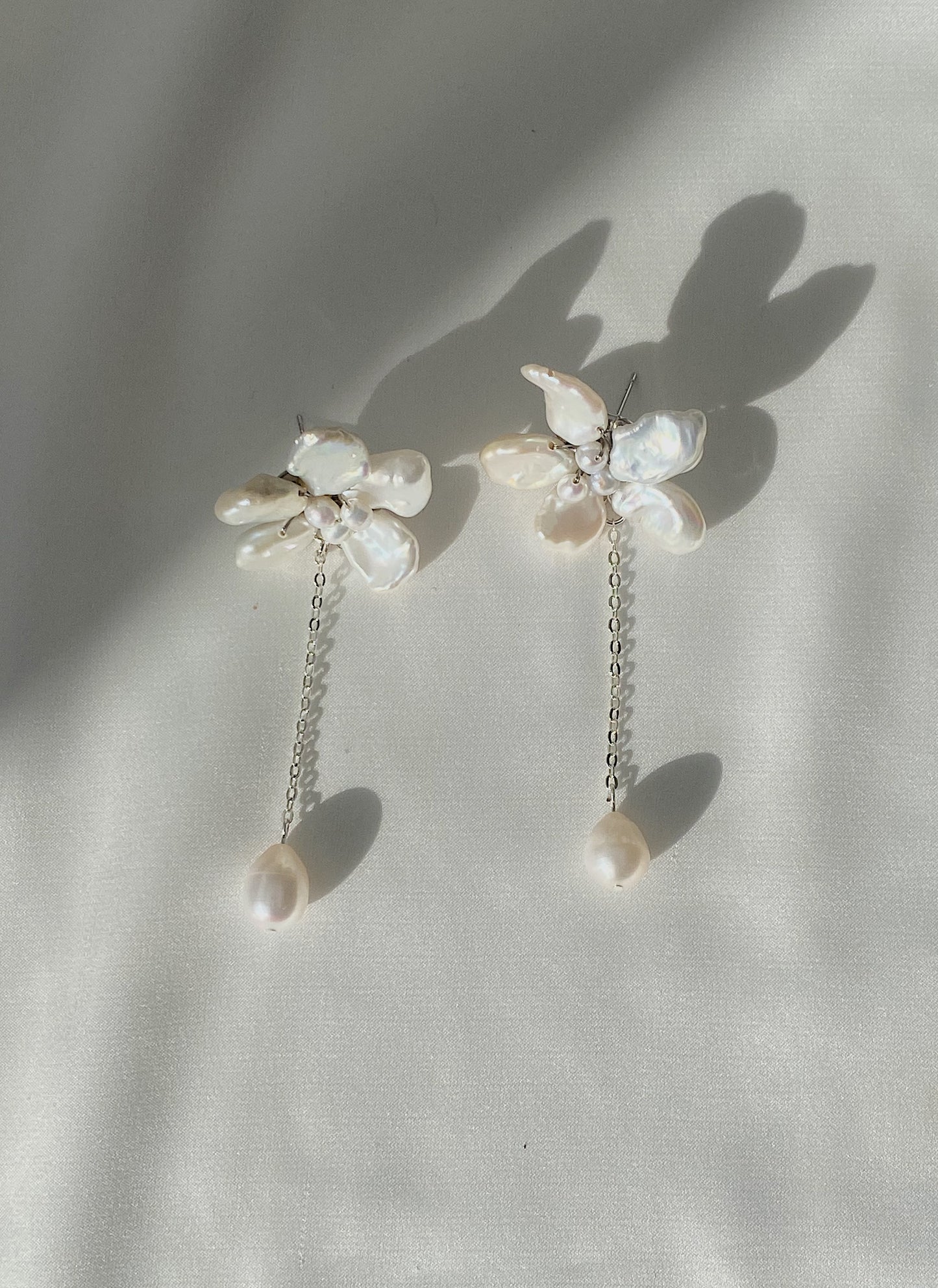 White Keshi Pearls Flower Drop Earrings №35