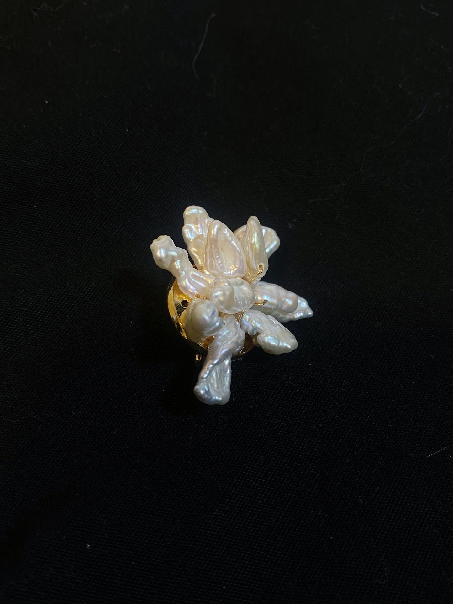 Keshi Pearl White Odd Flower Brooch №15