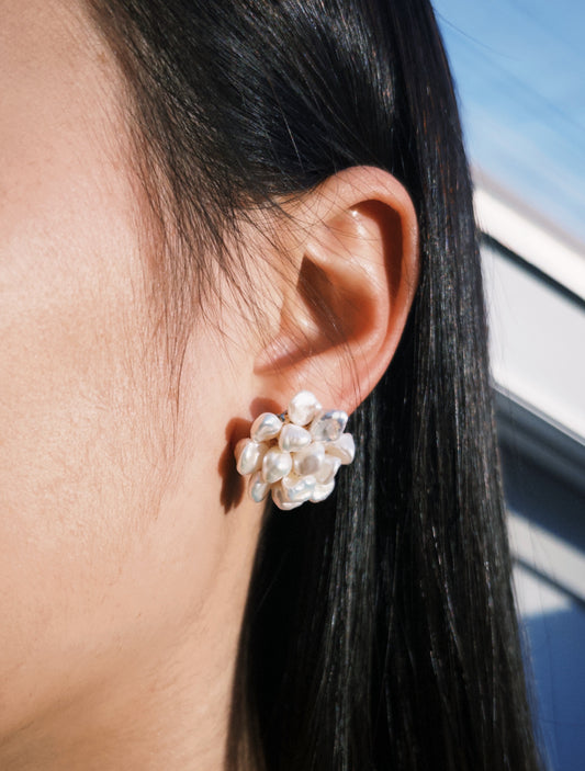 Keshi Pearls Clustered Flower Stud Earrings №10