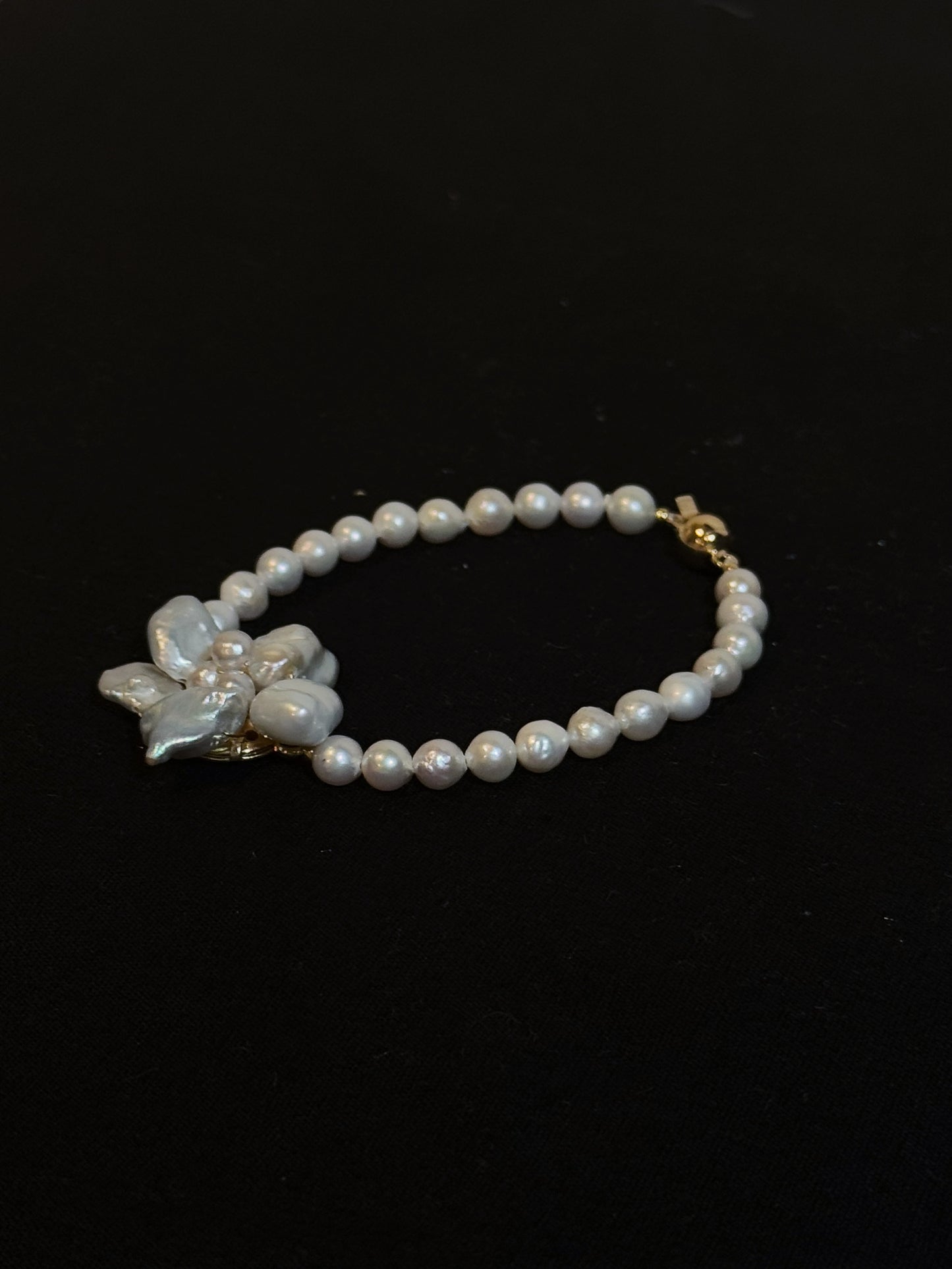 Classic Keshi Pearl Flower Bracelet №12