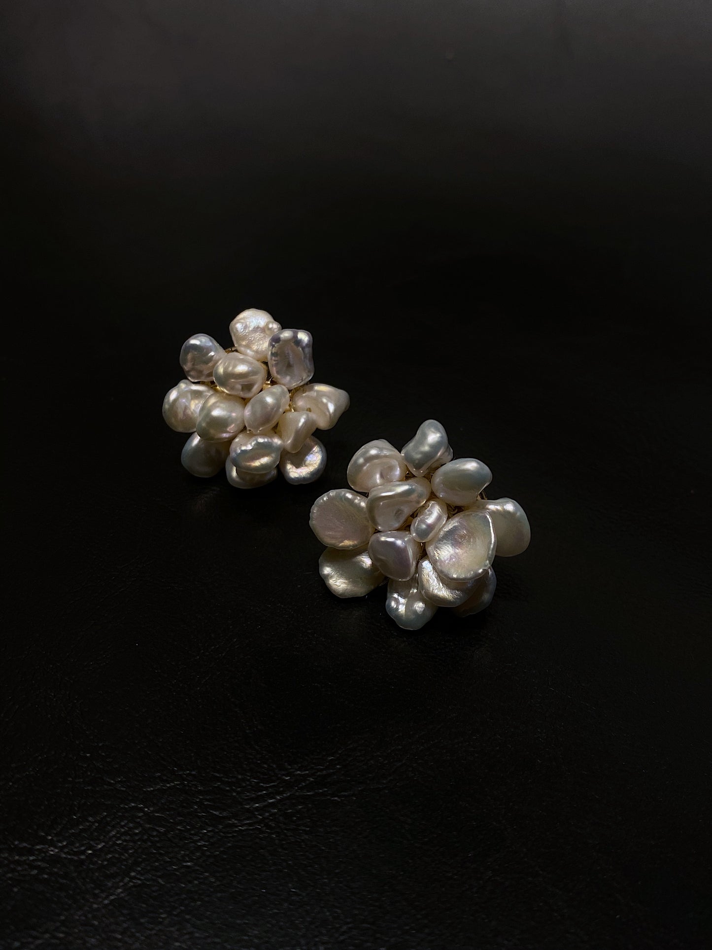 Keshi Pearls Clustered Flower Stud Earrings №10