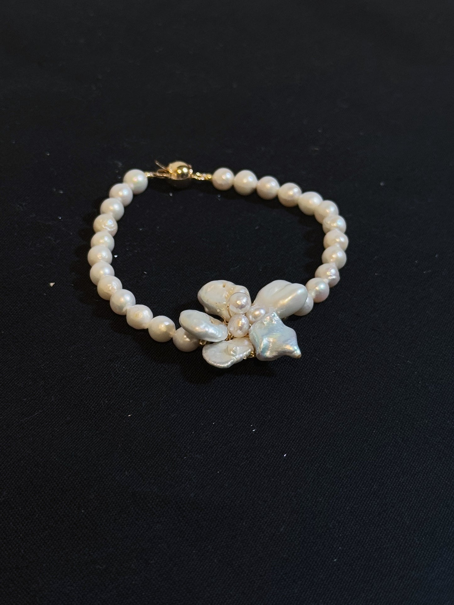 Classic Keshi Pearl Flower Bracelet №12