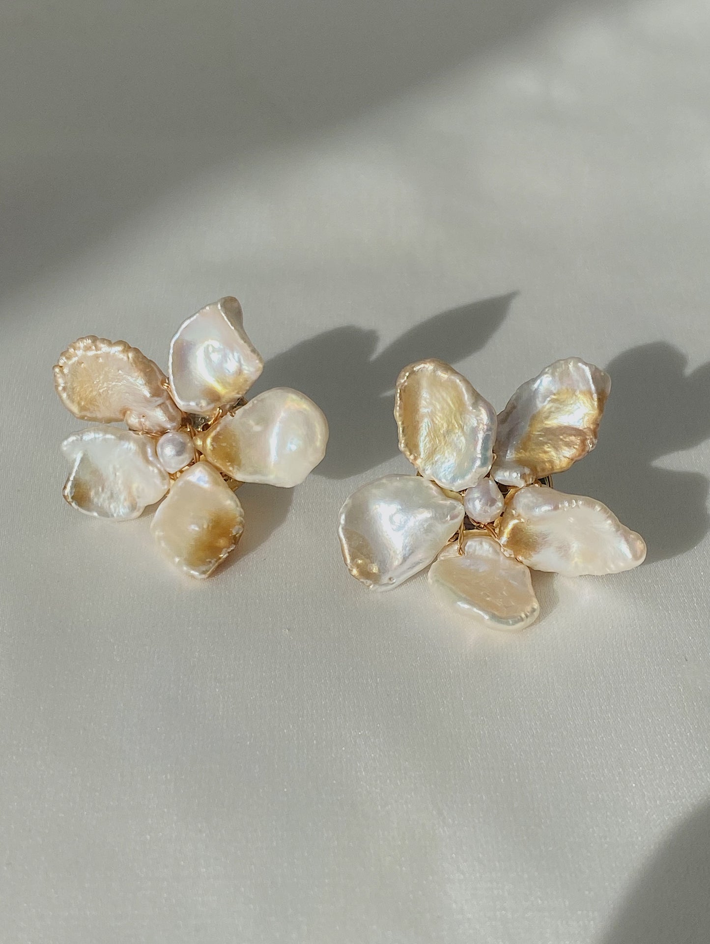 Classic Golden Bloom Keshi Pearls Flower №32