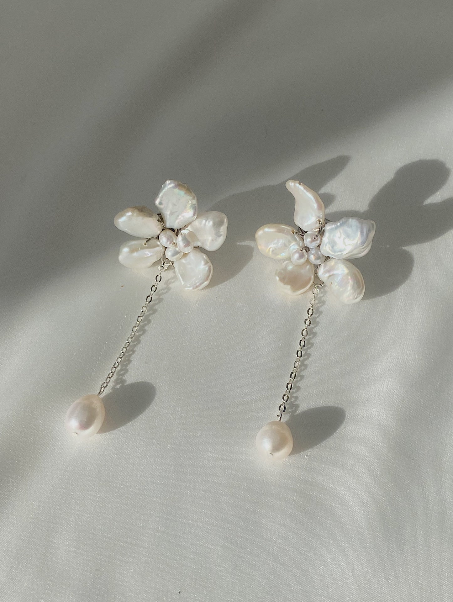 White Keshi Pearls Flower Drop Earrings №35