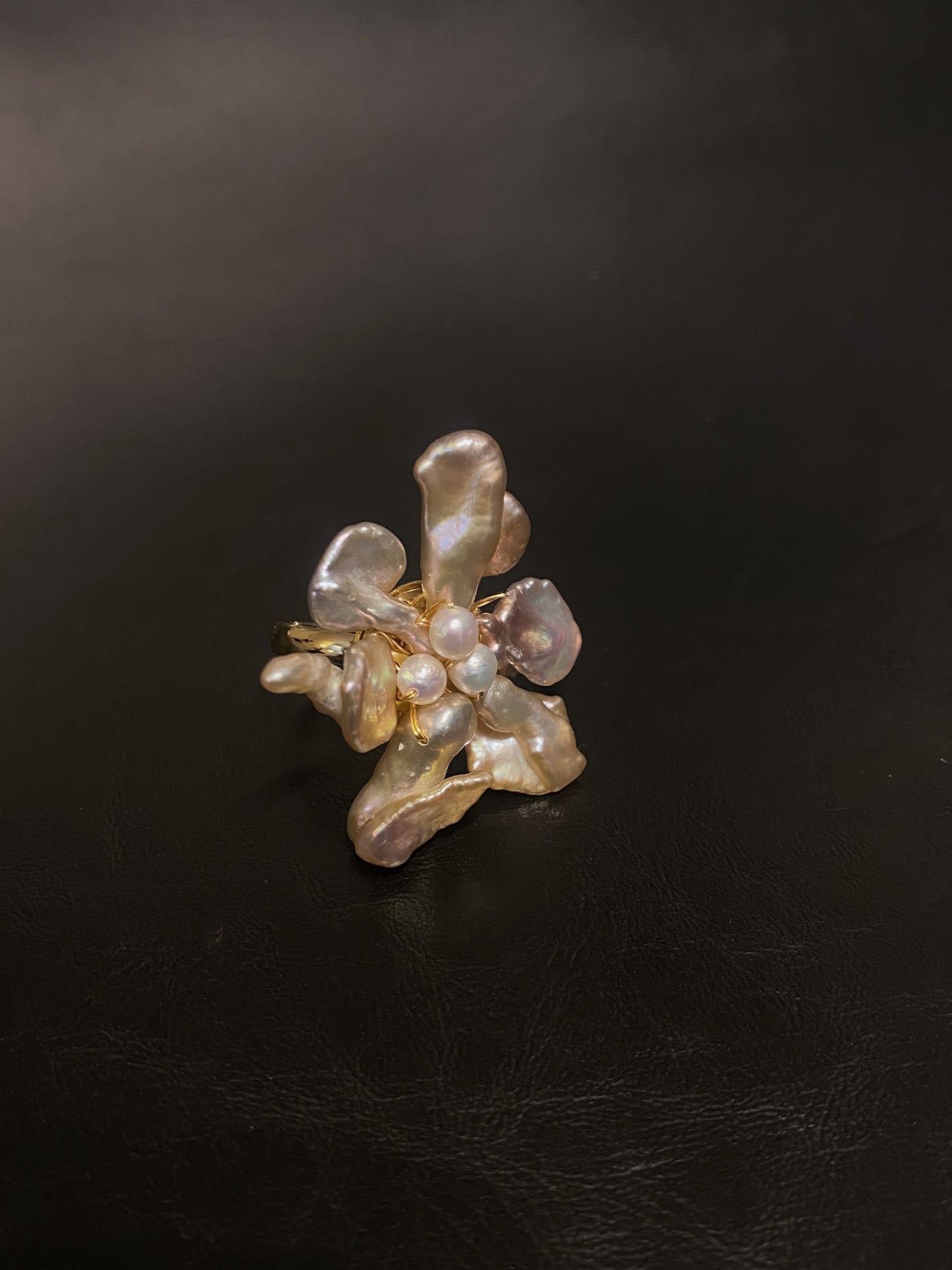 Keshi Pink Pearls Odd Flower Ring №09