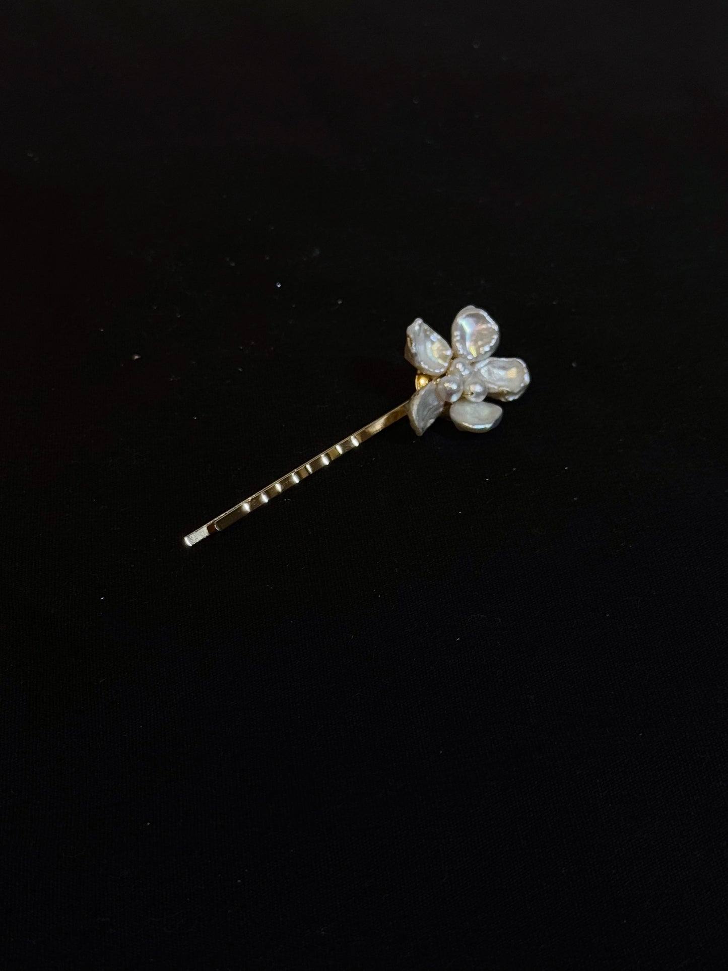 Petite Keshi Pearl Flower Hair Slide №11