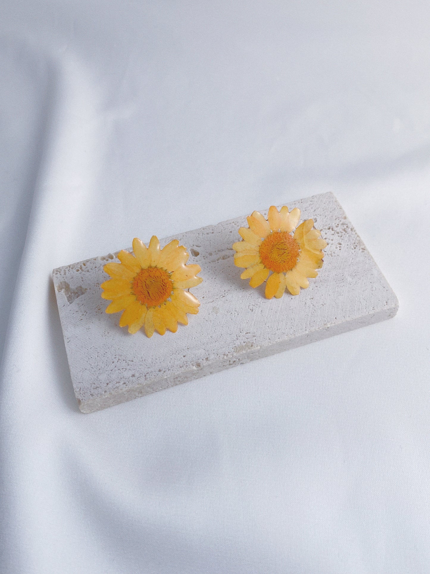 Sunshine Daisy Studs Earrings