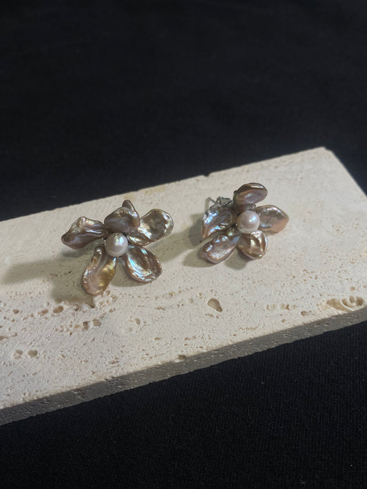 Mini Purple Keshi Pearl Flower Stud Earrings №47