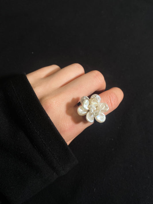 Small White 3D Keshi Pearl Flower Ring №49