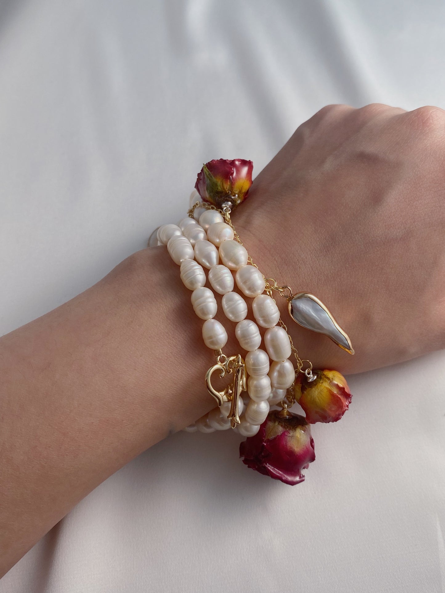 Eternal Rose Garden Pearl Necklace and Bracelet