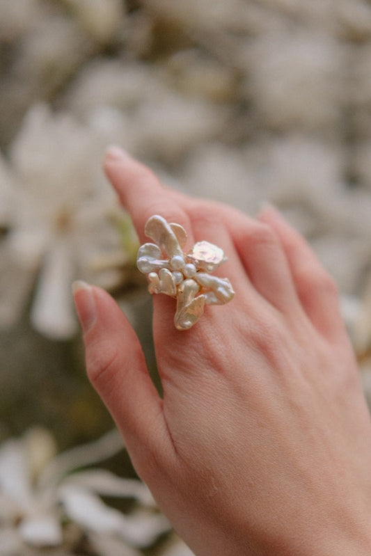 Keshi Pink Pearls Odd Flower Ring №09