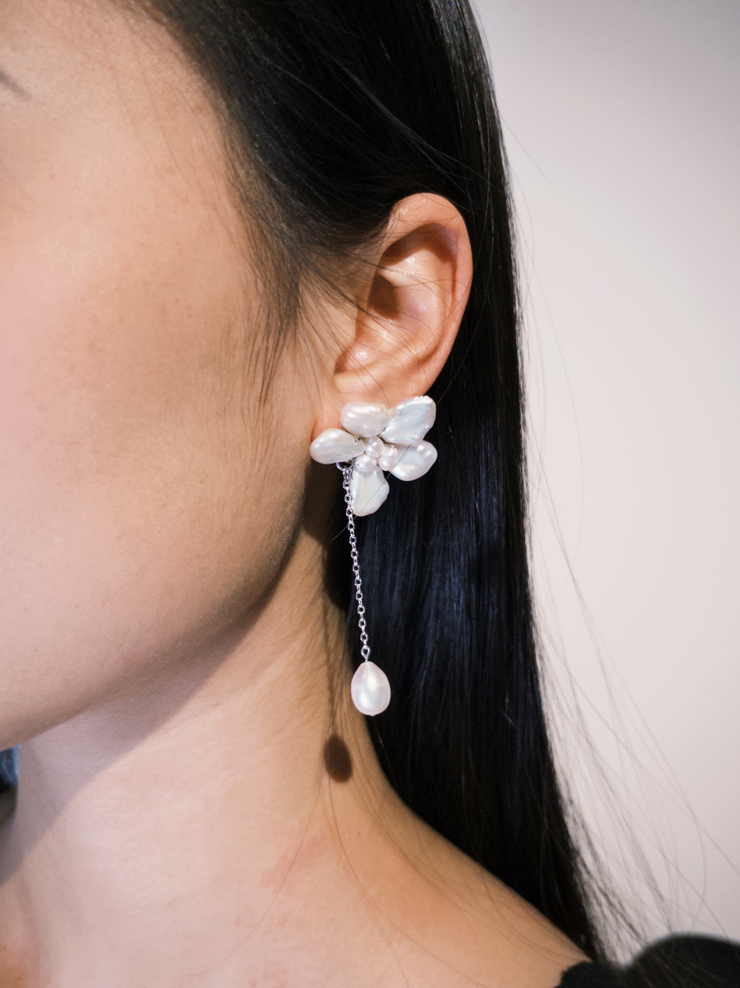 White Keshi Pearls Flower Drop Earrings №35